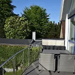 Lichtdurchflutete Mit Direktem Schleiblick *