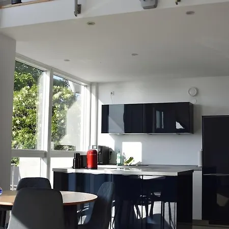 Lichtdurchflutete Mit Direktem Schleiblick