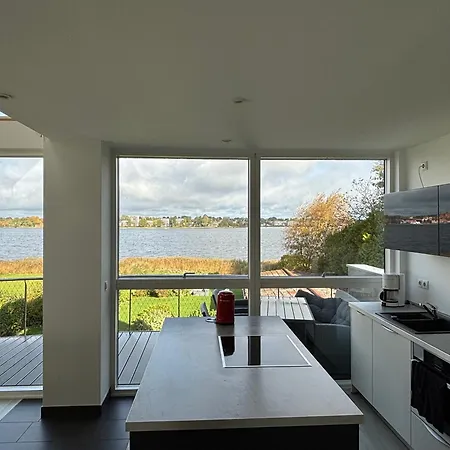 Lichtdurchflutete Mit Direktem Schleiblick Apartamento *