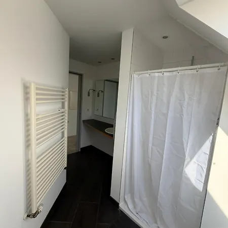 Lichtdurchflutete Mit Direktem Schleiblick Apartment