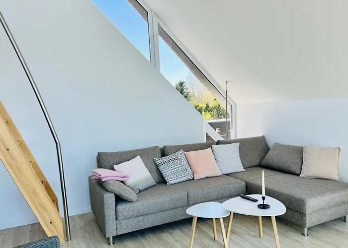 Lichtdurchflutete Mit Direktem Schleiblick